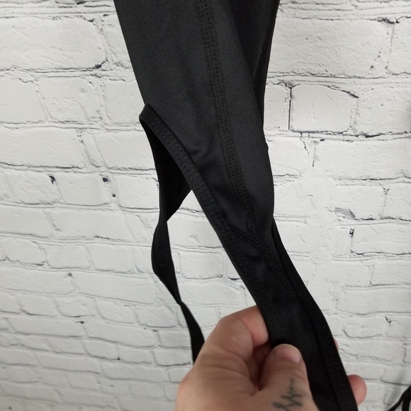 Tie-up cropped high waist athletic yoga leggings - Picture 2 of 6